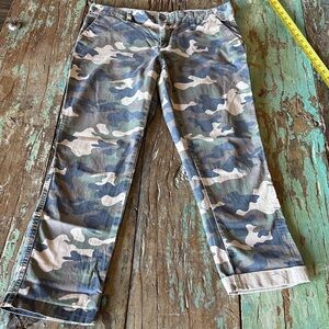 GAP Camouflage Ankle Pants